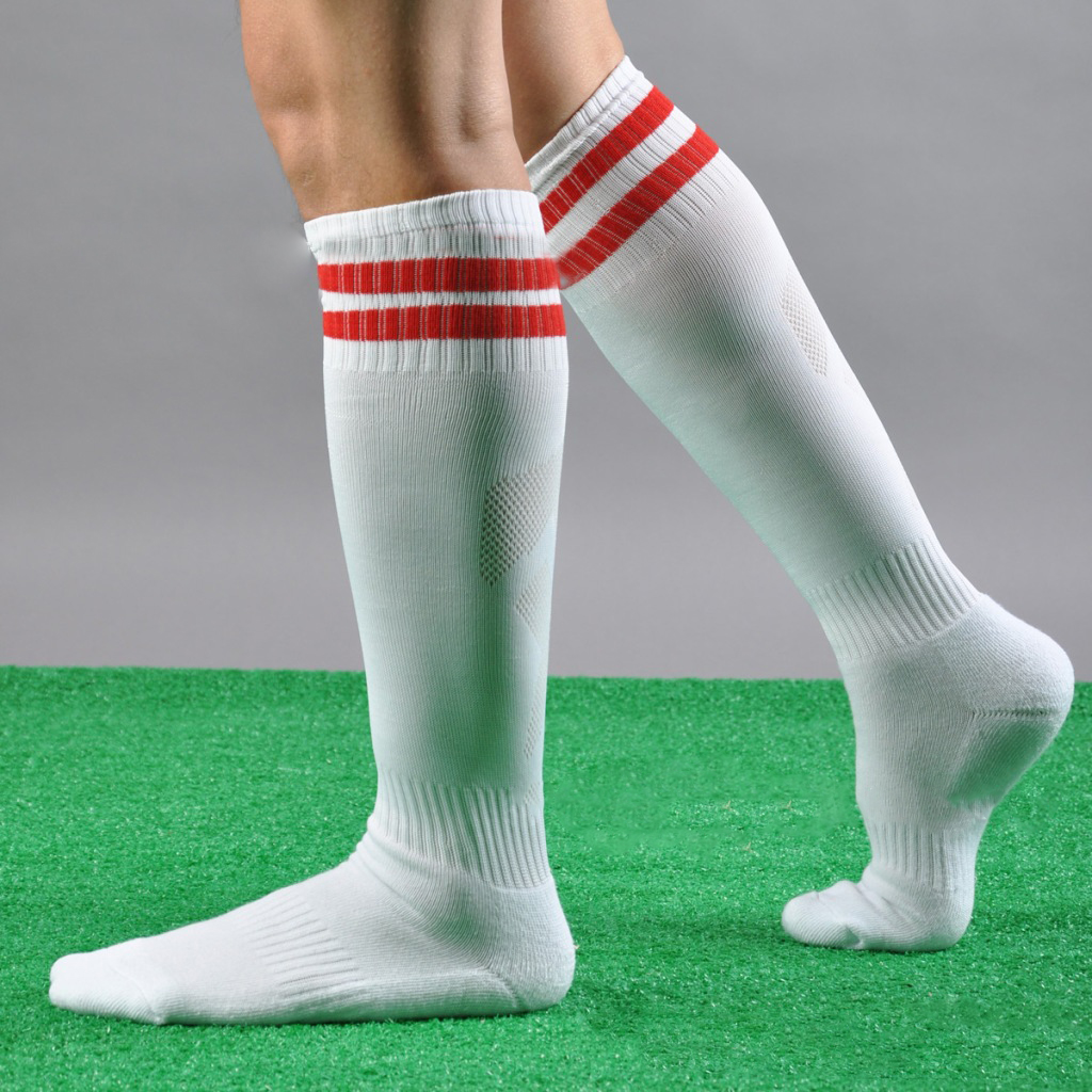 It's free shipping made easy Shop men's knee high socks from DICK'S Sporting Goods today. If you find a lower price on men's knee high socks somewhere else, we'll match it with our Best Price Guarantee! Check out customer reviews on men's knee high socks and save big on a variety of products. Plus, ScoreCard members earn points on every purchase.